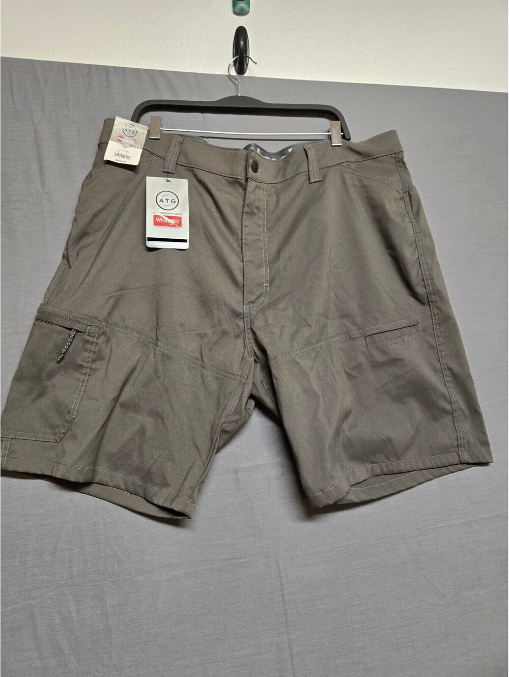 Wrangler ATG All Terrain Gear Performance Utility Shorts gray 42